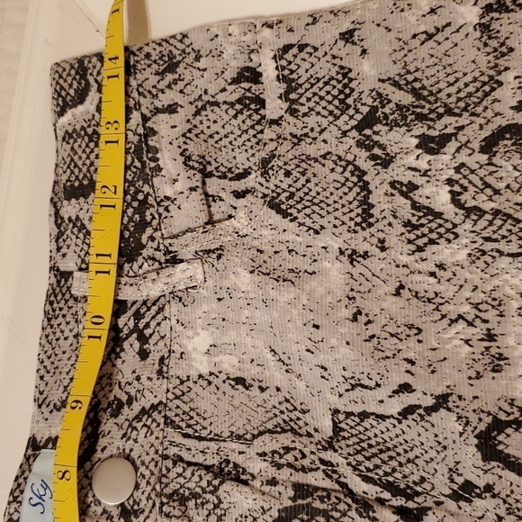 NWT She + Sky snakeskin pants size Small - Picture 7 of 9